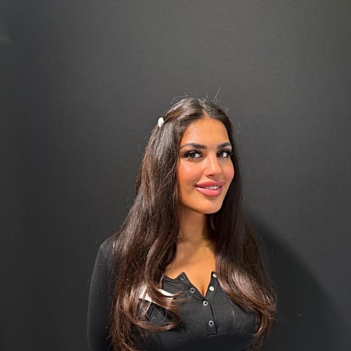 Mirna — Senior Stylist bei PRIMEHAIR
